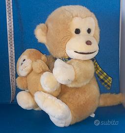 Pupazzo scimmia con cucciolo