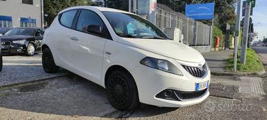 LANCIA Ypsilon 1.0 FireFly Hybrid ZERO ANTICIPO