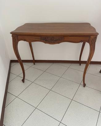 Scrivania in legno antico