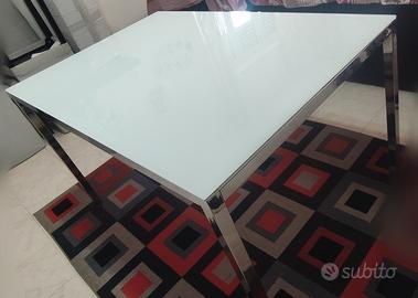 tavolo in vetro bianco