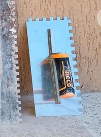 Frattazzo e spatole per stucco, gesso, intonaco...