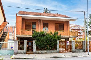 VILLA SINGOLA A TORINO