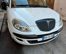 Lancia Y