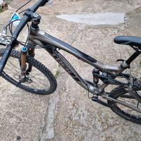 Bicicletta downhill trek remedy 9