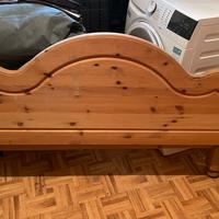 Letto in legno massiccio
