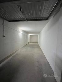 Box / Garage di 30 m² a Milano