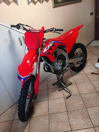 CRF 250 r 2024 Red moto