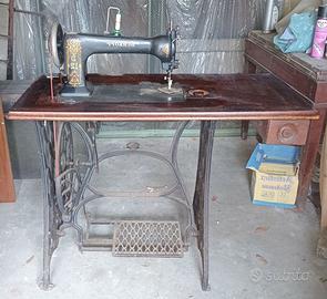 Antiquariato - Macchina da cucire primi 900