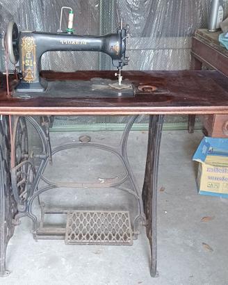 Antiquariato - Macchina da cucire primi 900
