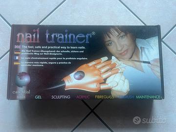 Mano professionale Nails