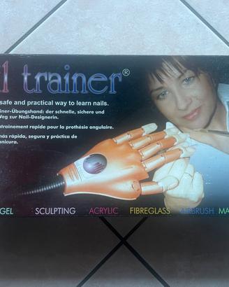 Mano professionale Nails