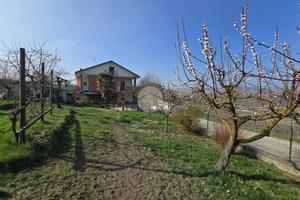 BIFAMILIARE A CASTIGLIONE TINELLA