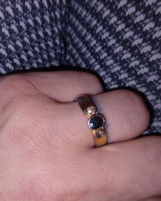 Anello D'oro Con Zaffiro E Due Piccoli diamantini 