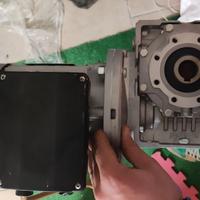 Motoriduttore trifase