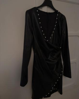 Giacca da donna nera con perle