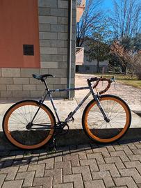 Bici scatto fisso 