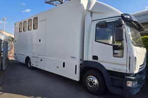 Van trasporto 4 cavalli Iveco Eurocargo 120 E 24