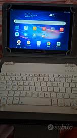 tablet Huawei con tastiera e custodia in pelle 