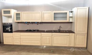 Cucina in legno NUOVA, componibile. Fine serie