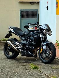 triumph street triple R 675
