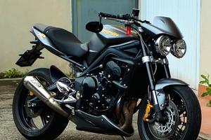 triumph street triple R 675