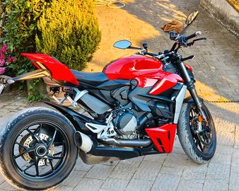 Ducati Streetfighter V2 – 2022 – Accessoriata