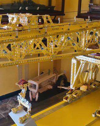 Gru meccano con tavolo compreso