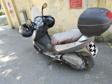 Scooter leonardo 250