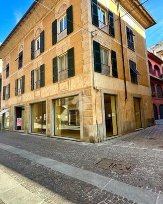 NEGOZIO A NOVI LIGURE