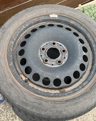 Gomme invernali e cerchi in ferro 205/55/r16