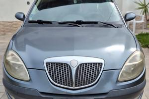 Lancia y perfettamente funzionante