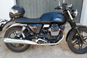 Moto Guzzi V7 