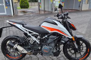 KTM DUKE 390