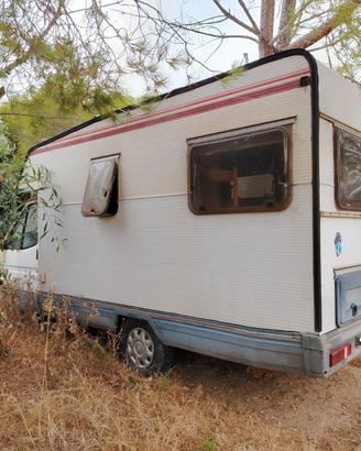 Camper da restaurare o per ricambi – 1.500€
