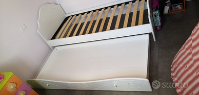 Letto contenitore ragazza