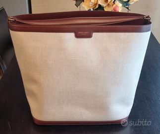 Giorgio Armani borsa