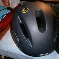 Kit casco , ginocchiere , gomitiere