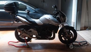 Suzuki GSR 