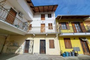 CASA SEMINDIPENDENTE A ALICE CASTELLO