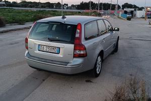 VOLVO V50 2.0D