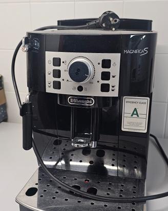 macchina caffè delomghi