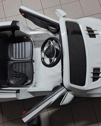 auto giocattolo 