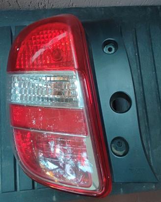 Faro post. sx Nissan Micra K13 originale 