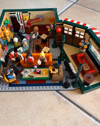 LEGO Ideas Central Perk 21319 FRIENDS