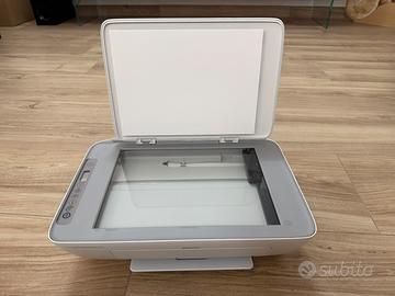 Stampante HP DeskJet 2700e multifunzione Wi-Fi