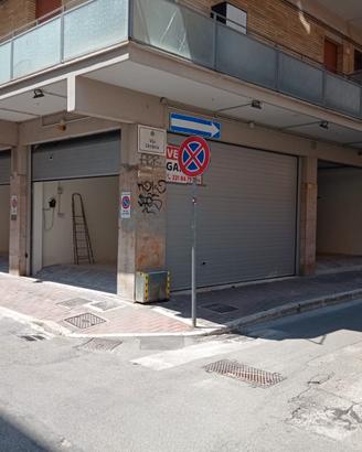PESCARA CENTRO - ampio garage 46 mq (Via U