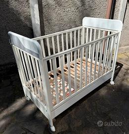 Lettiino bimbi in legno ottime cindizioni