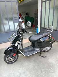Vespa 300 gts