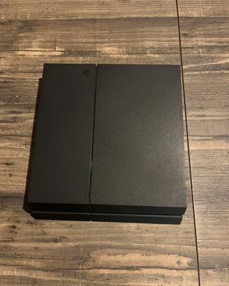 Ps4 con 6 giochi