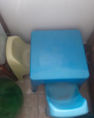 Tavolino con sedie